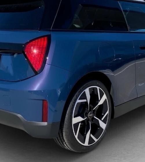 Mini Cooper E Favoured - elettrica 184 CV