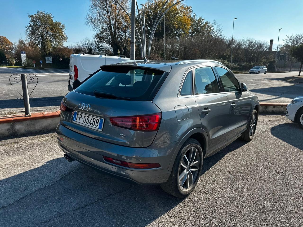Audi Q3 2.0 TDI 150 CV S tronic Business