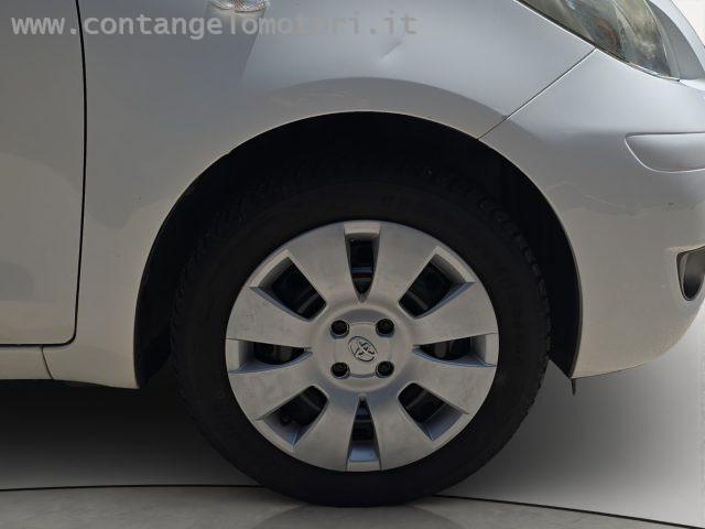 TOYOTA Yaris 1.0 5 porte Sol
