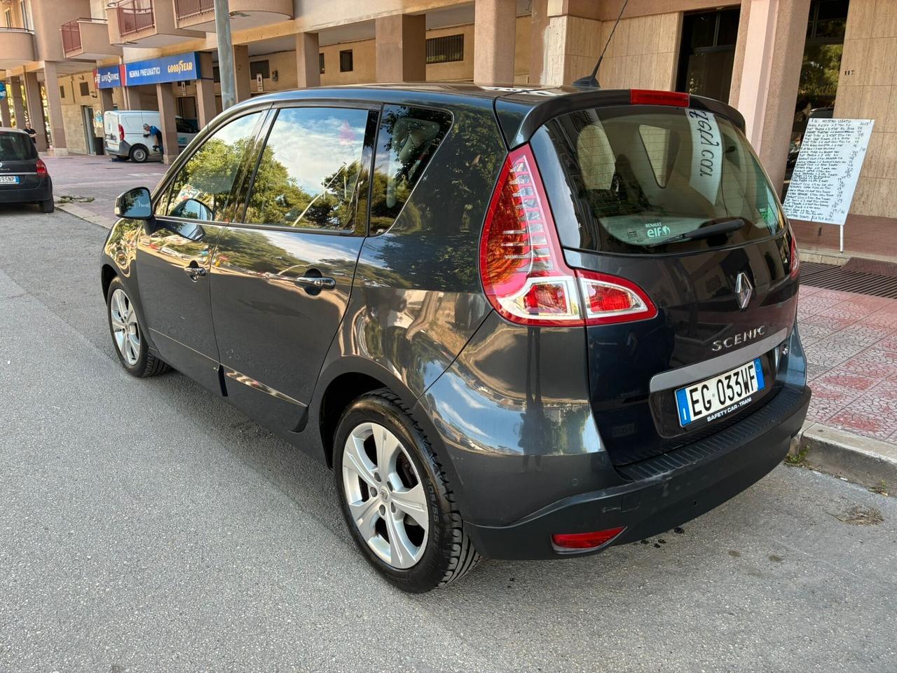 Renault Scenic1.5dCi110CV full perfetta garantita-11