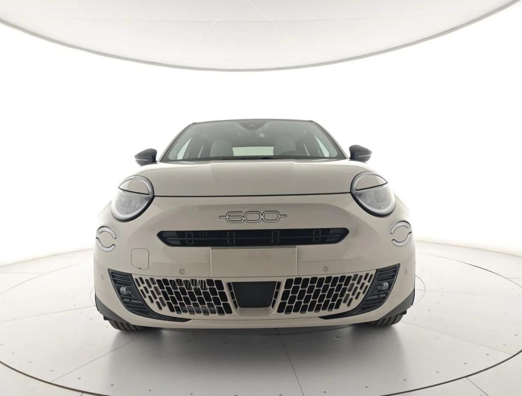 Fiat 600 Hybrid KM0 a*f*f*a*r*e