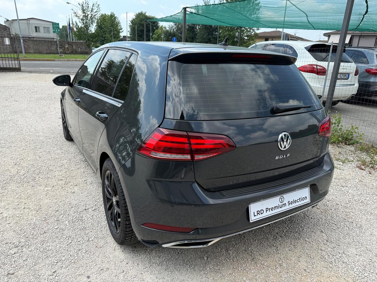 Volkswagen Golf 7 1.6 tdi Executive BLUEMOTION 115cv 5p alest. R-line