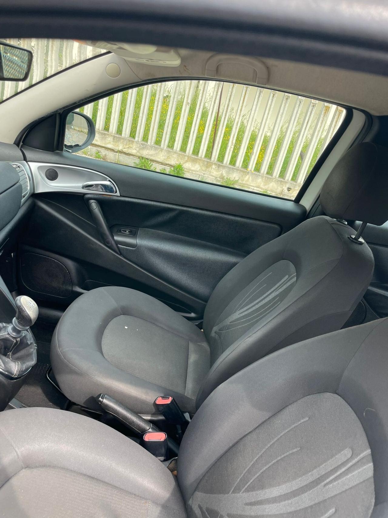 Lancia Ypsilon 1.2 69 CV Unyca