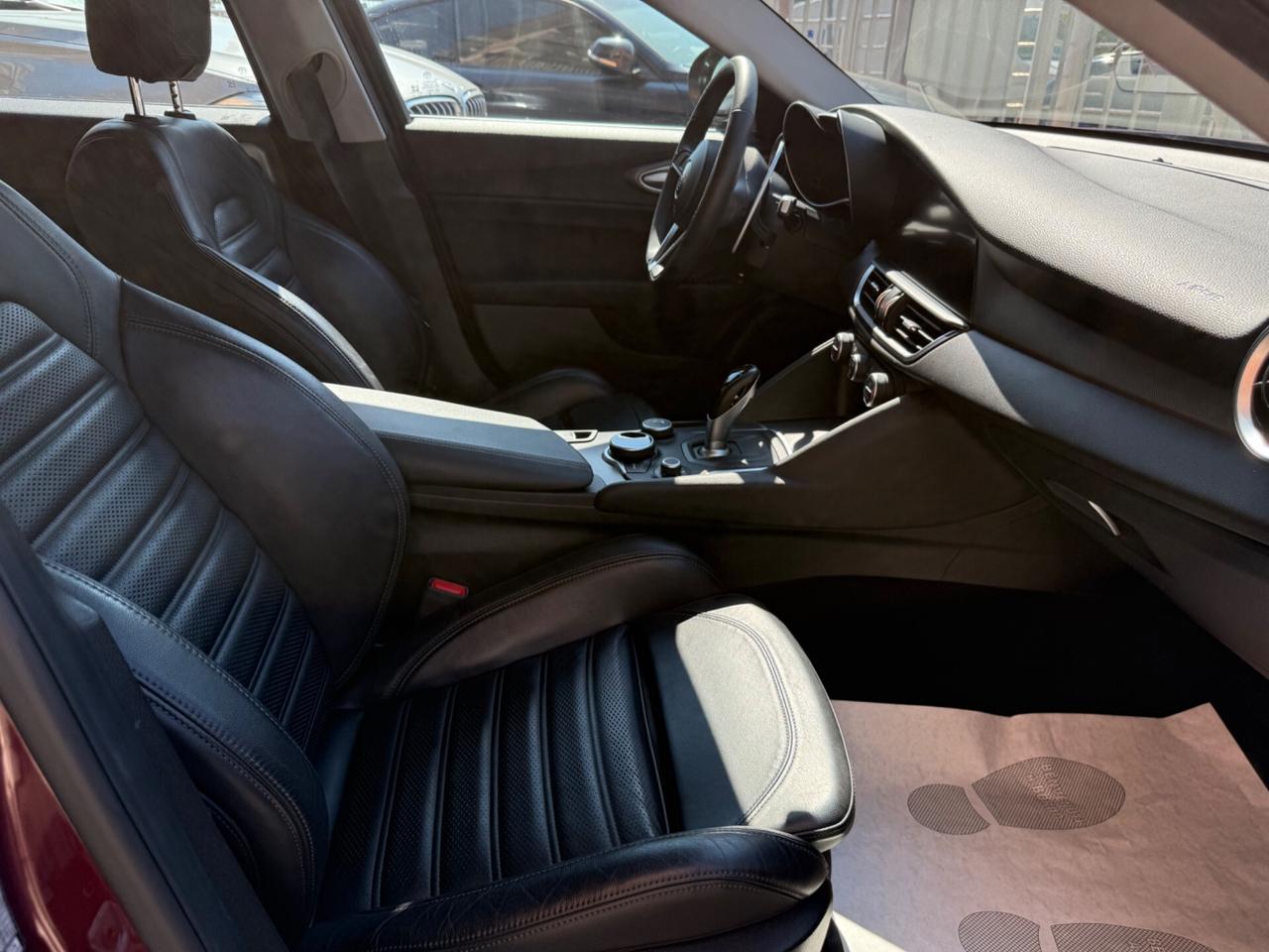 Alfa Romeo Giulia 2.2 t VELOCE Q4 210cv - BELLISSIMA !!