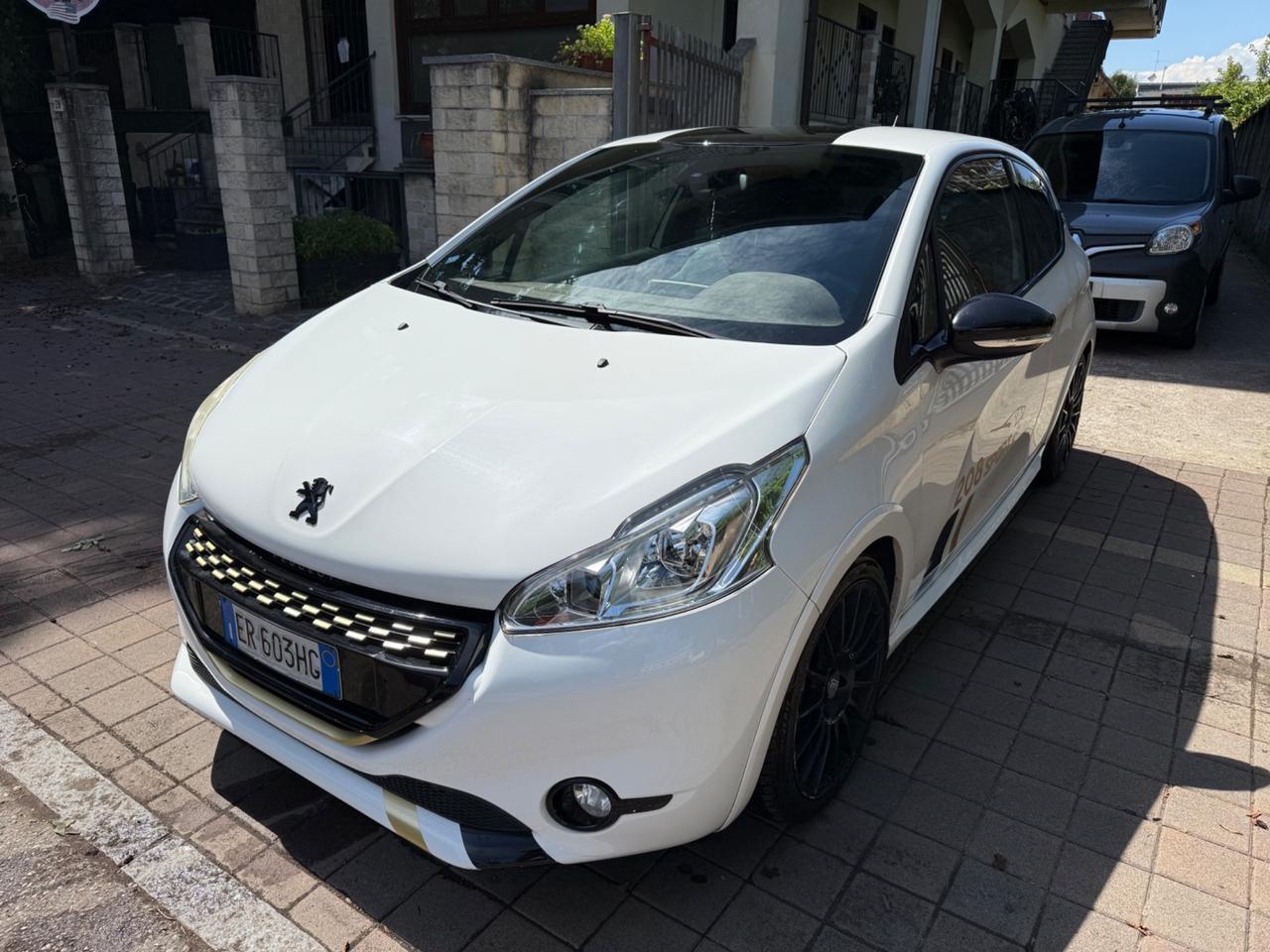 Peugeot 208 1.6 THP 200 CV 3 porte GTi
