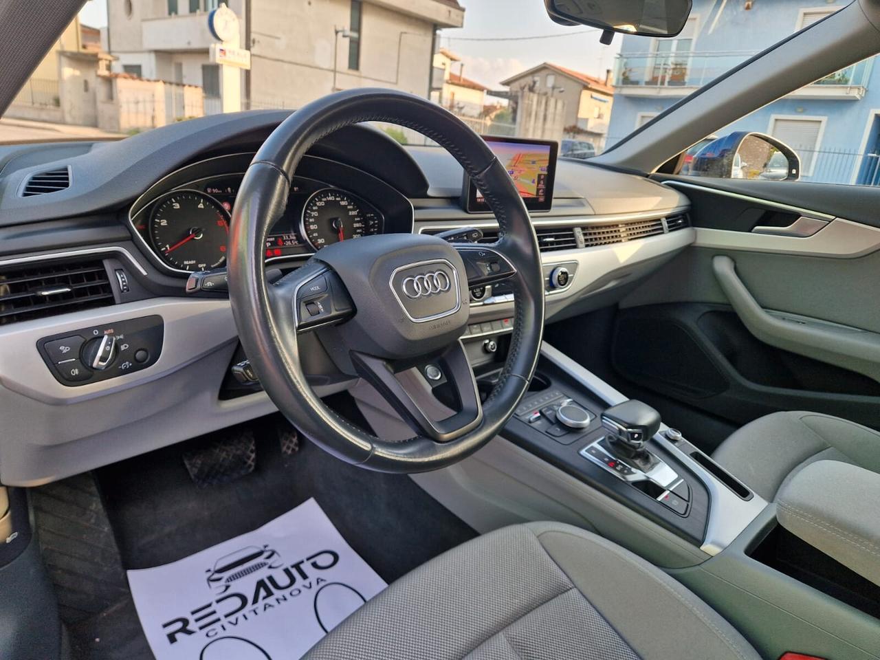Audi A4 Avant 30 TDI S tronic S line edition