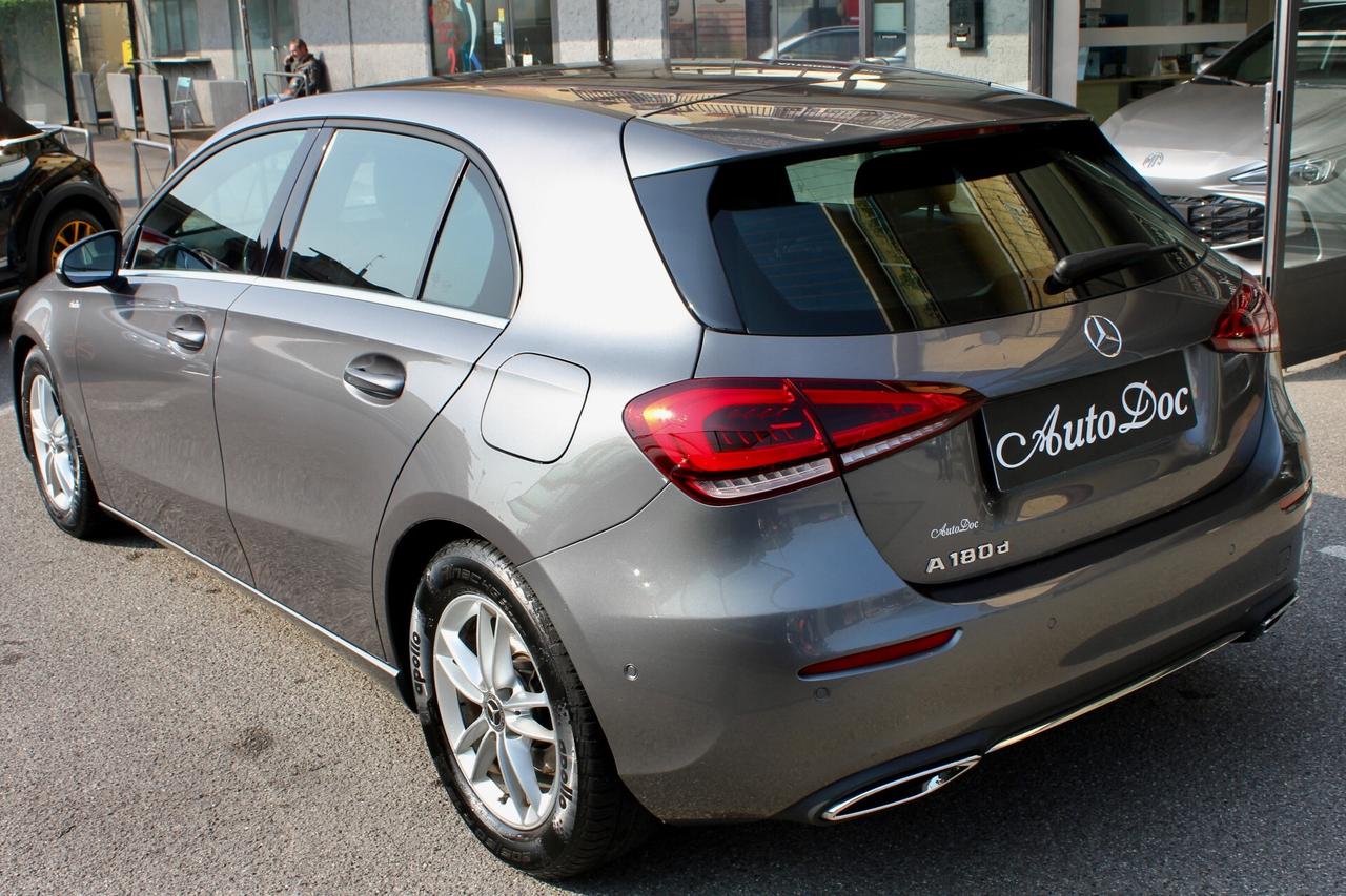 Mercedes-benz A 180 d Automatic Sport NAVY RETROCAMERA