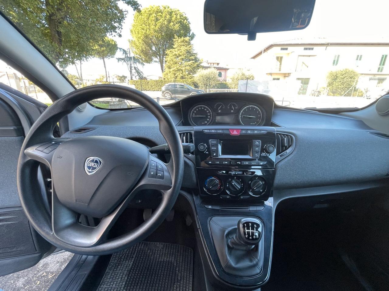 Lancia Ypsilon 1.0 FireFly Hybrid Silver GARANTITA