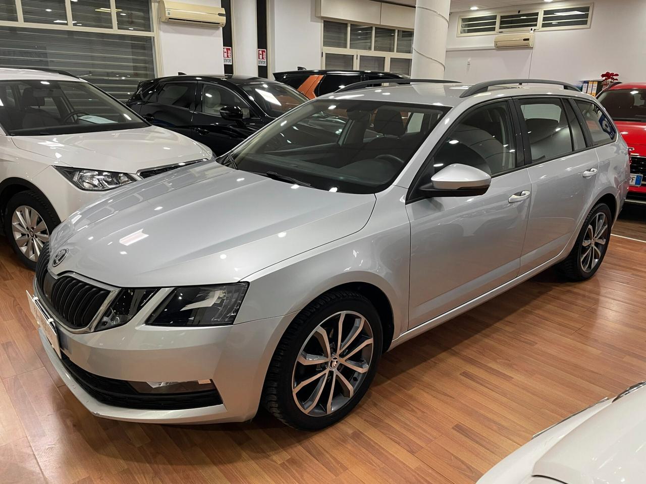 SKODA OCTAVIA WAGON 1.6TDI 115CV DESIGN EDITION