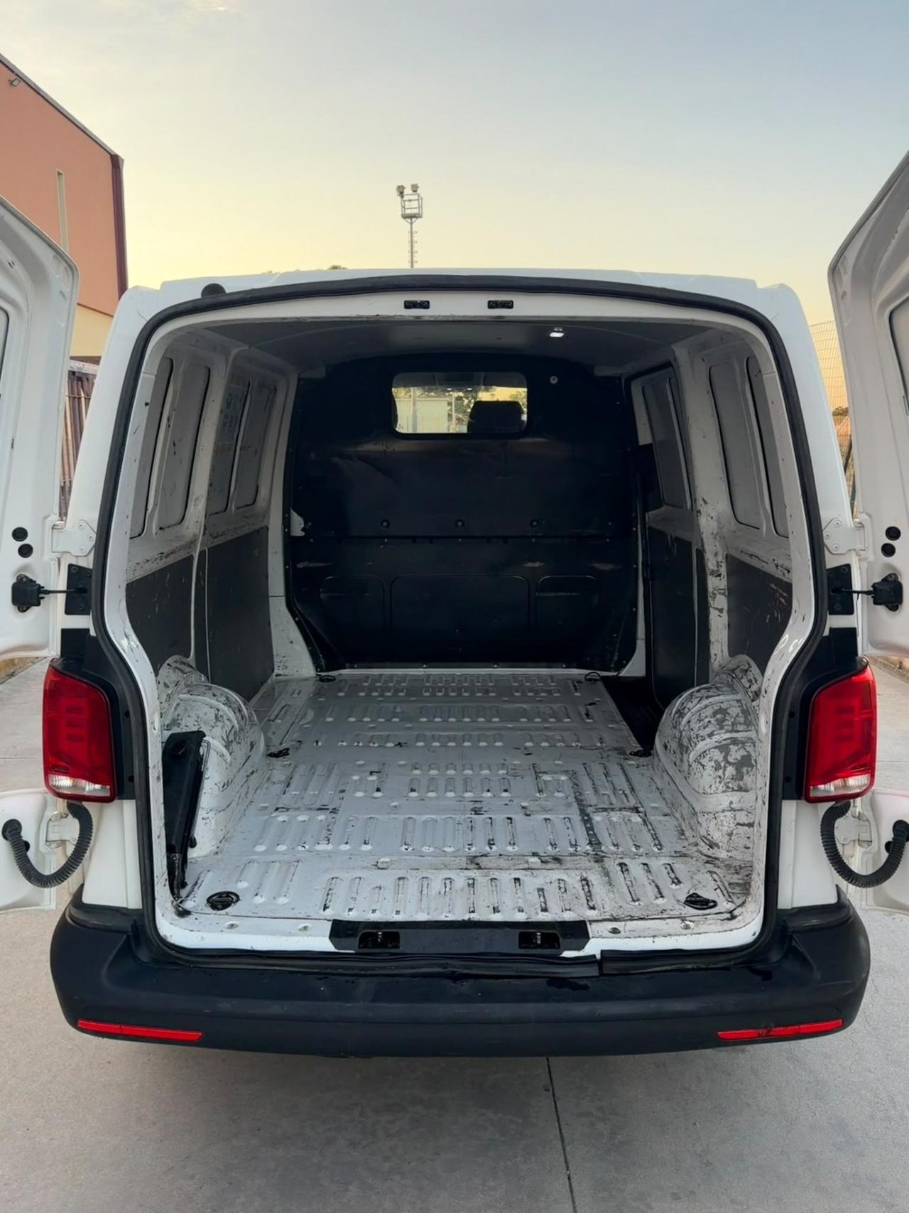 Volkswagen Transporter 2.0 TDI 150CV DSG PC Furgone