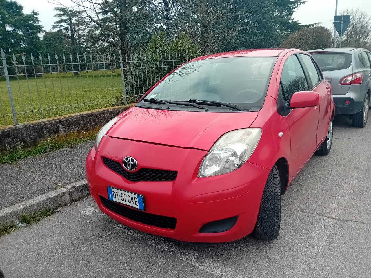 Toyota Yaris 1.0 5 porte Sol OK NEOPATENTATI