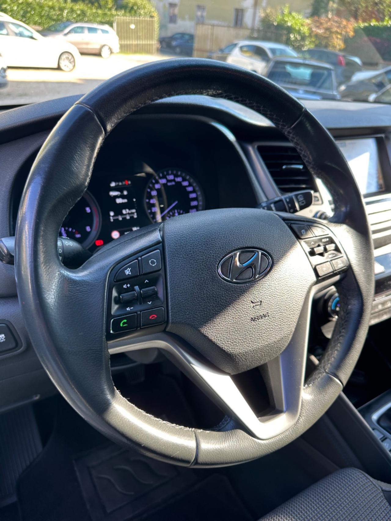 Hyundai TUCSON 1.7 CRDi XPOSSIBILE UNICOPR