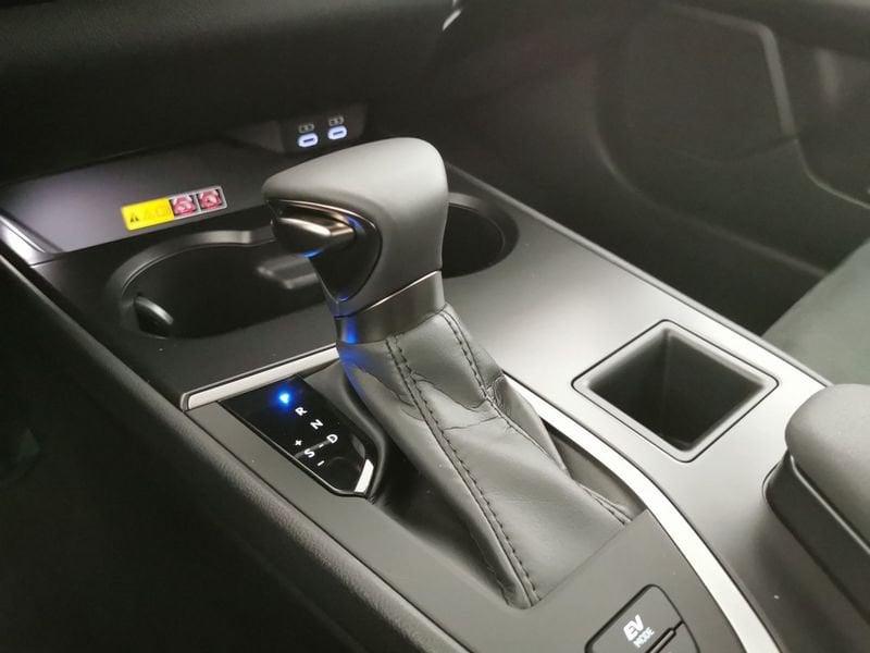 Lexus UX UX250H 2.0H ECVT 2WD URB MY23