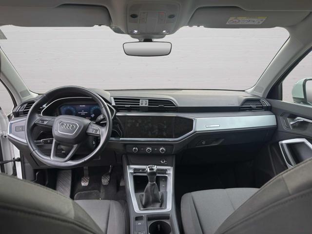 AUDI Q3 35 TDI Business