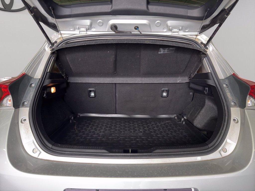 TOYOTA Auris 1.8h active cvt del 2016