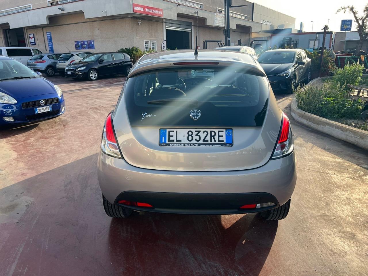 Lancia Ypsilon 1.2 69 CV 5 porte S&S Gold