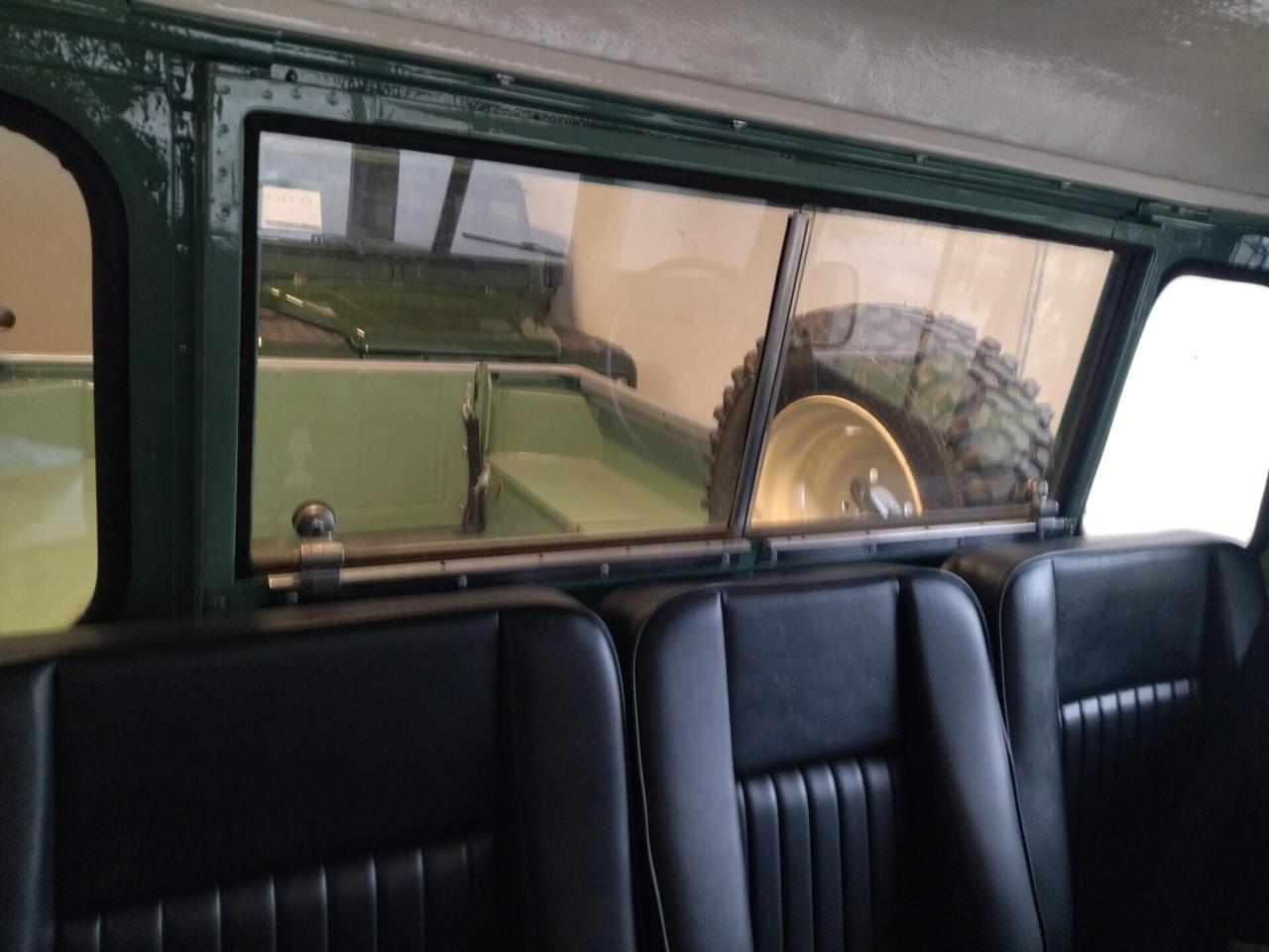 Land Rover Defender PICK-UP COMPLETAMENTE RESTAURATO