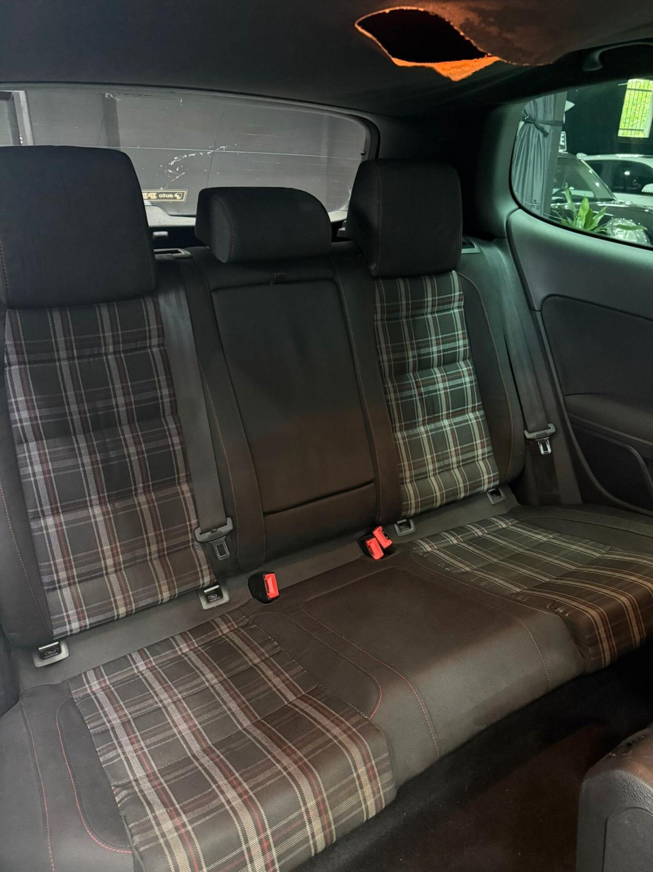 Volkswagen Golf GTI Golf 2.0 TSI DSG 3p. GTI