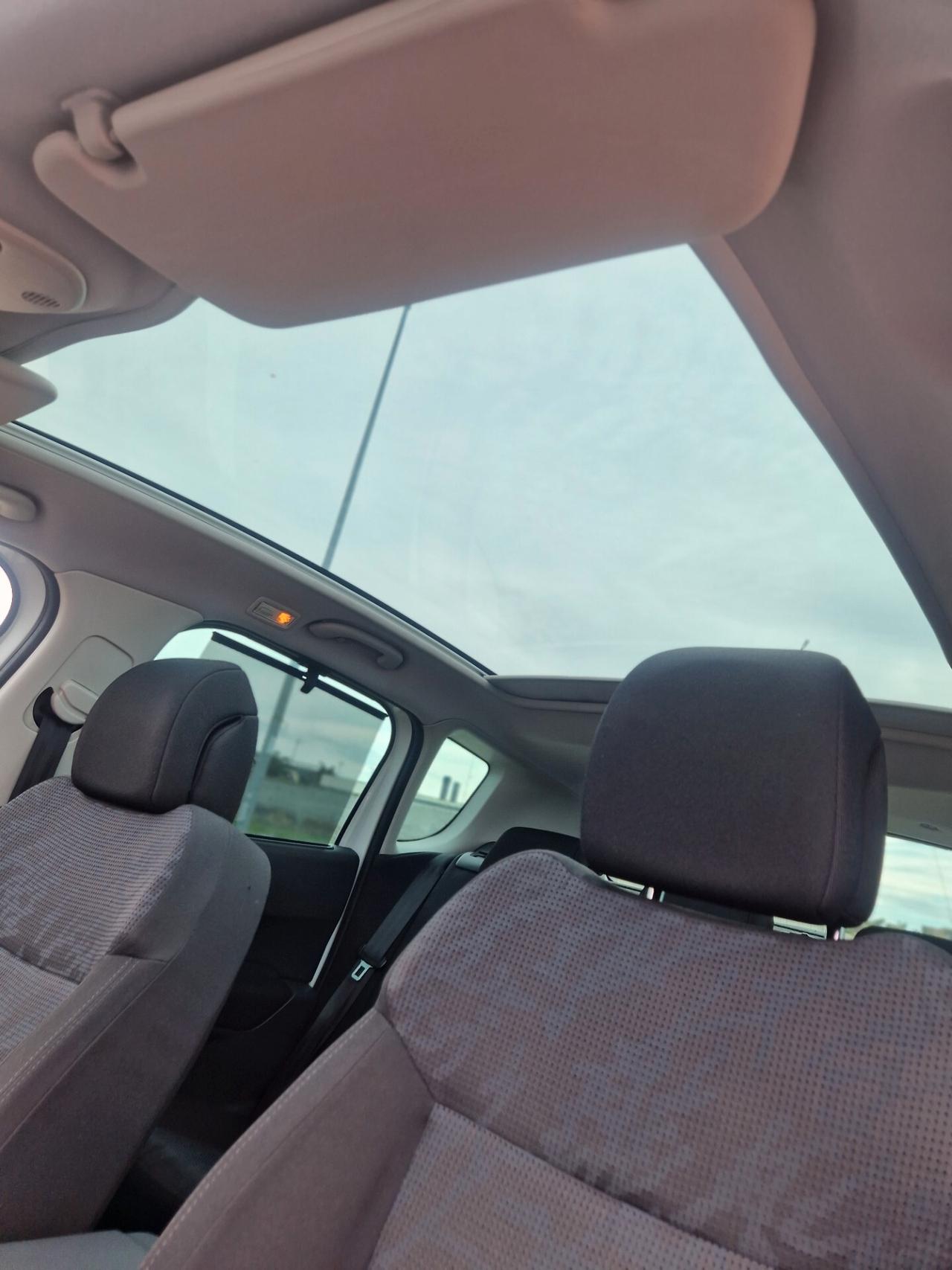 Peugeot 3008 1.6 e-HDi 112CV cambio robotizzato Stop&Start Allure