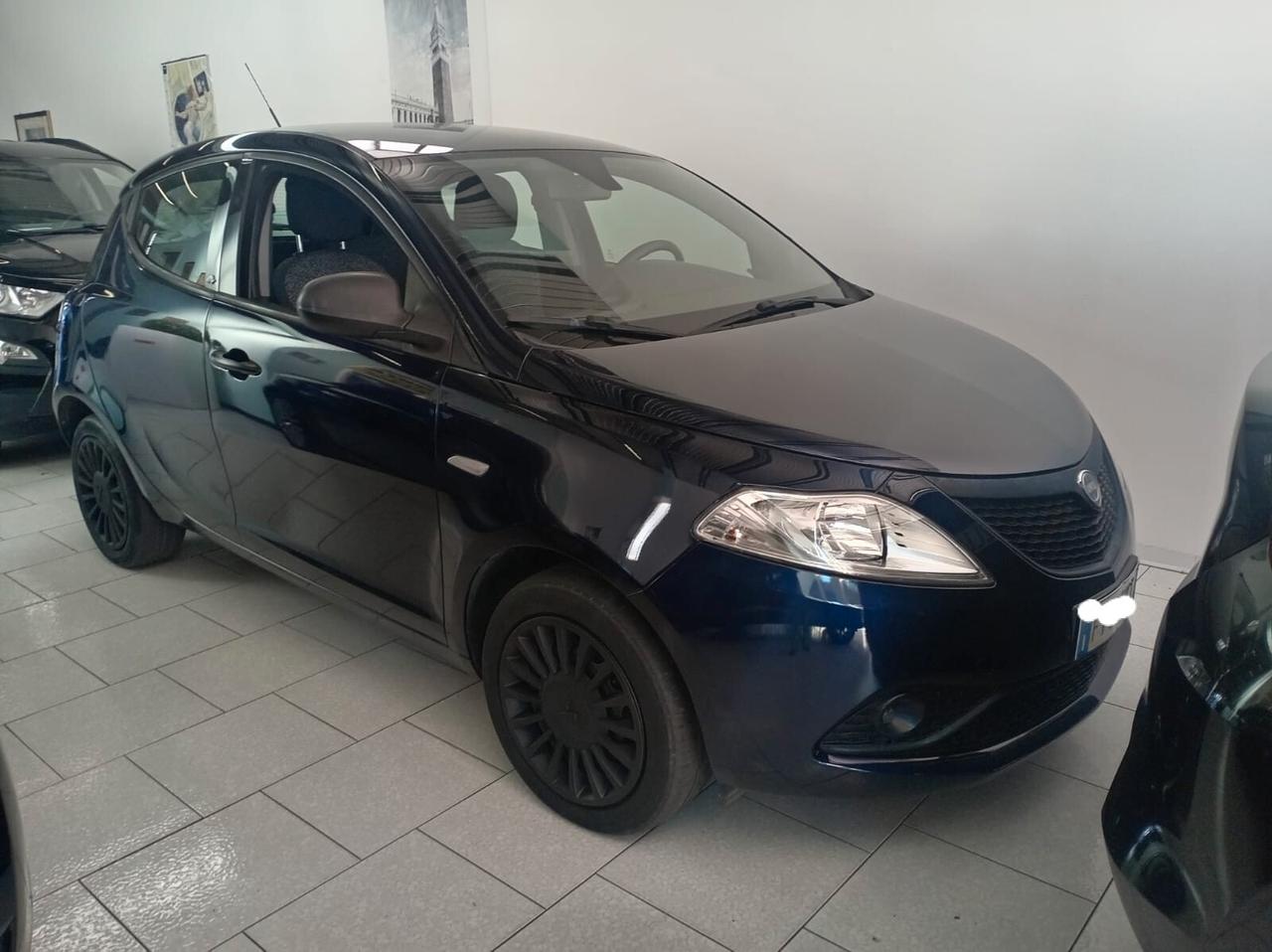 Lancia Ypsilon 1.2 69 CV 5 porte Gold