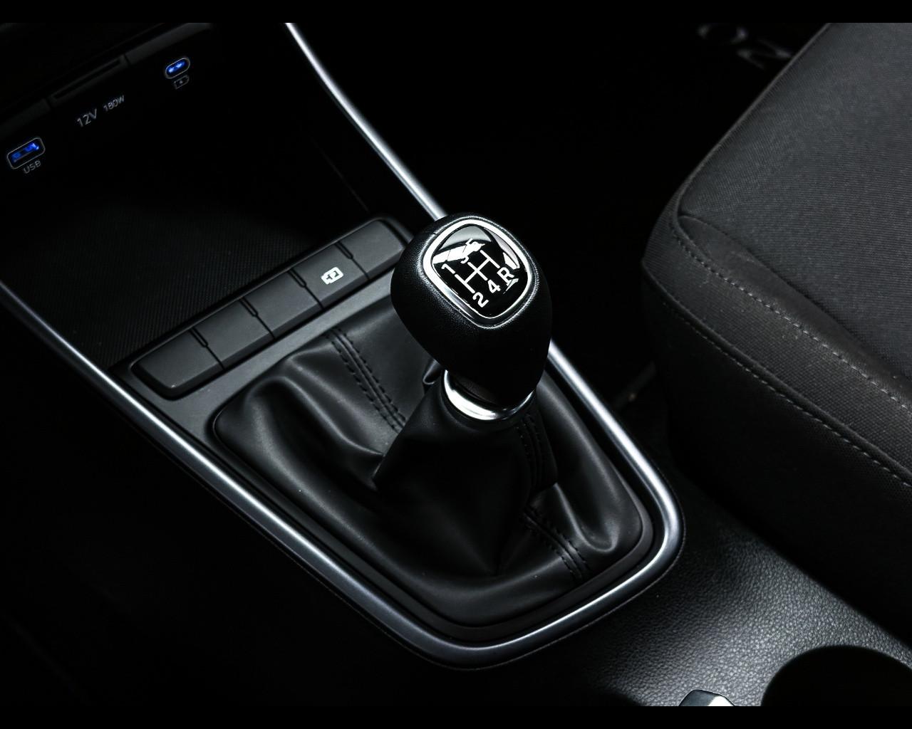 HYUNDAI I20 PE MY25 1.2 MT CONNECTLINE