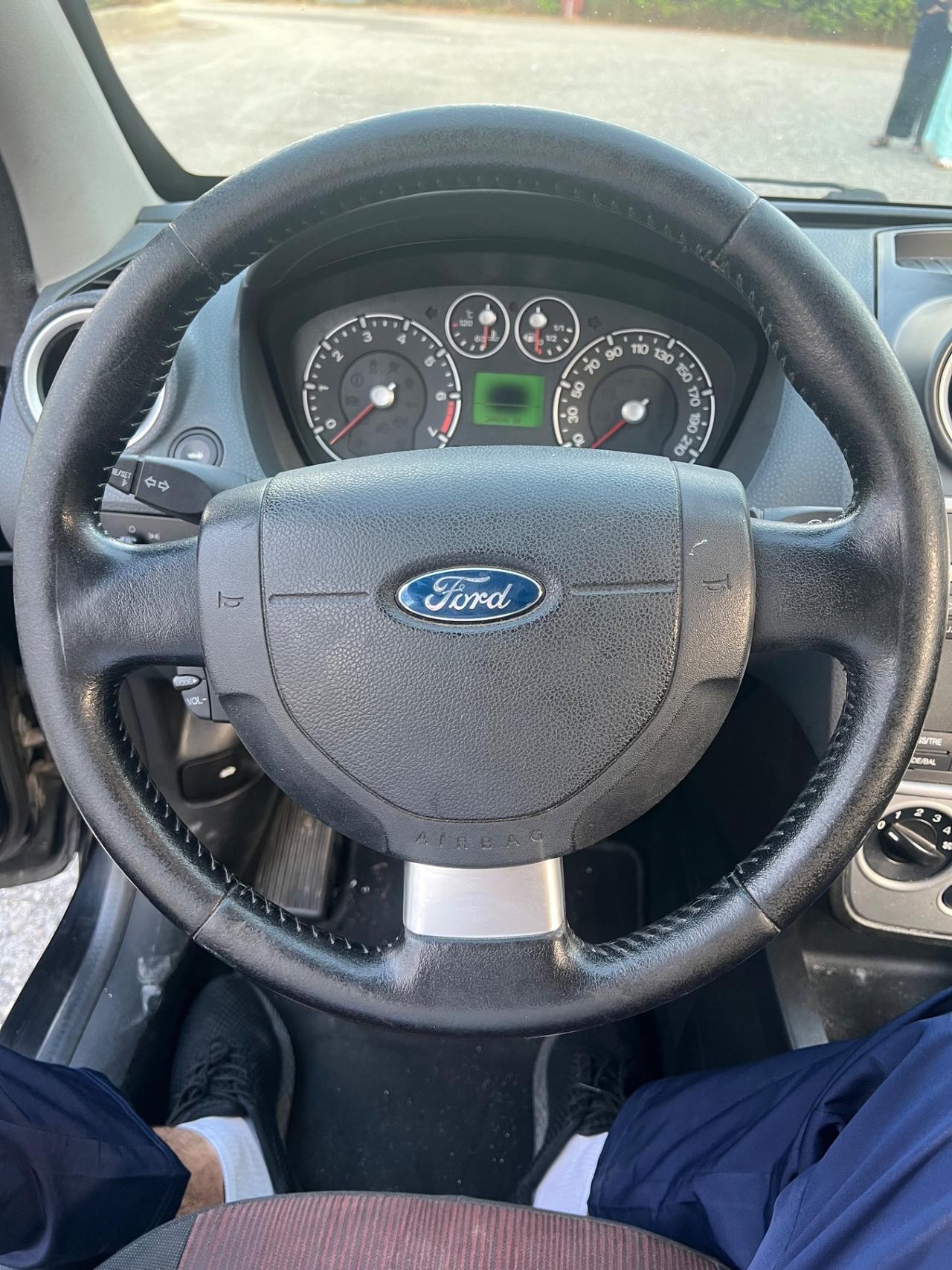 Ford Fiesta 1.2 16V 5p. Ghia