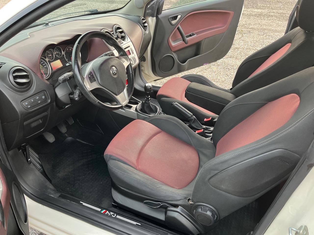 Alfa Romeo MiTo 1.4 - 78 CV - Distinctive sport pack -