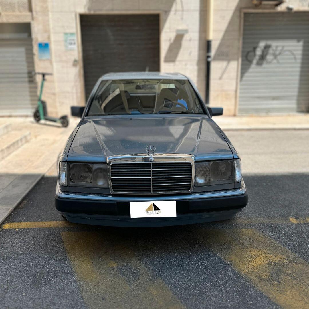 Mercedes 200 D 5 **CON CERTIFICATO STORICO**