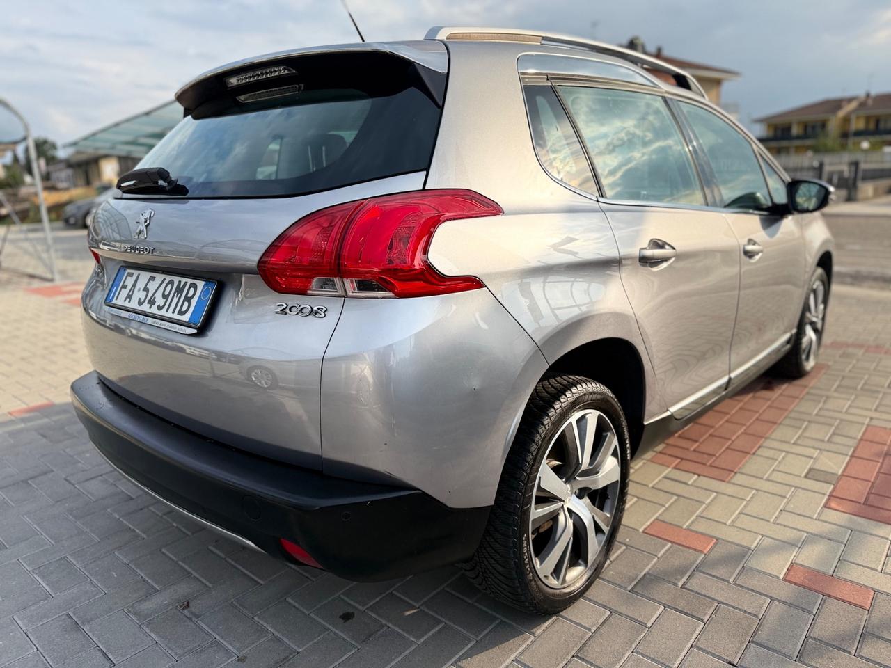 Peugeot 2008 BlueHDi 100 Allure OK NEOPATENTATI