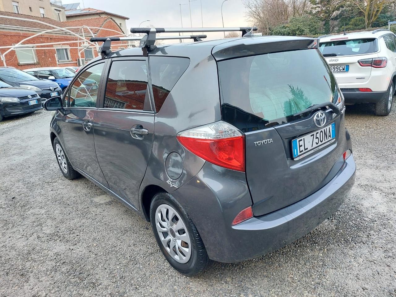 Toyota Verso-S 1.3 MT Lounge TENUTA BENISSIMO