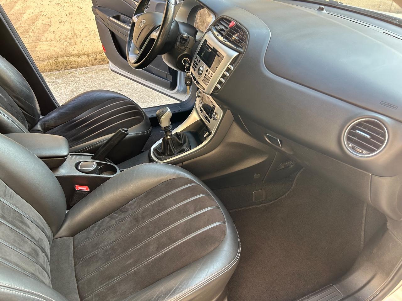 Lancia Delta 1.6 MJT DPF 105 CV Gold