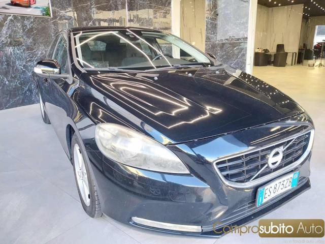VOLVO V40 D2 1.6 Momentum