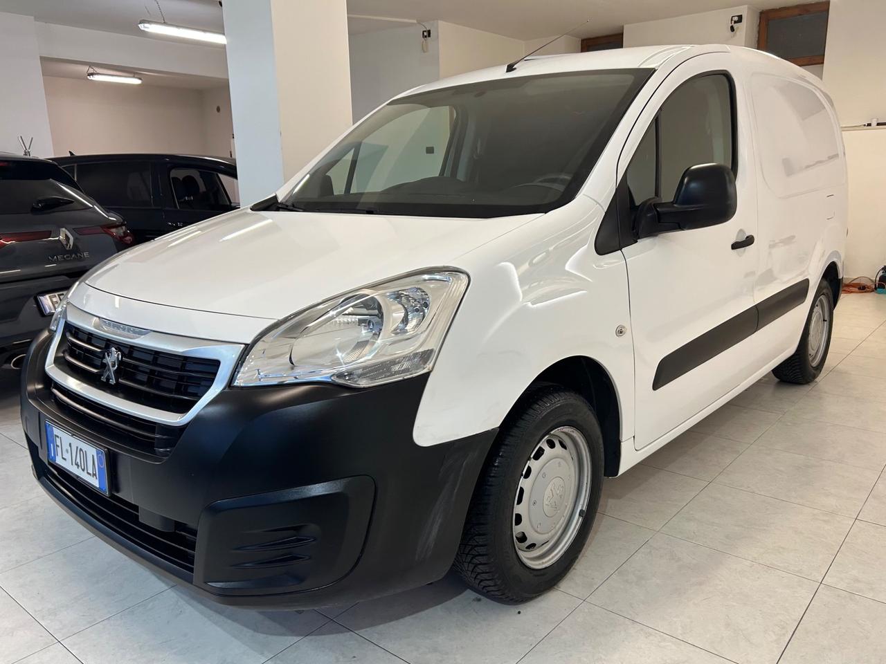 Peugeot Partner 1.6 hdi 73kw 2017 NO IVA ESPOSTA