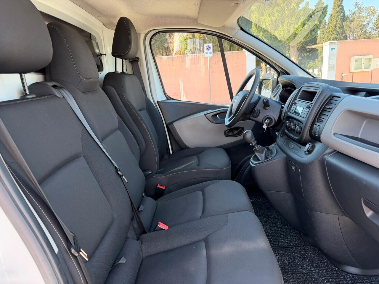Renault Trafic 1.6 dCi 120CV Iva Esposta