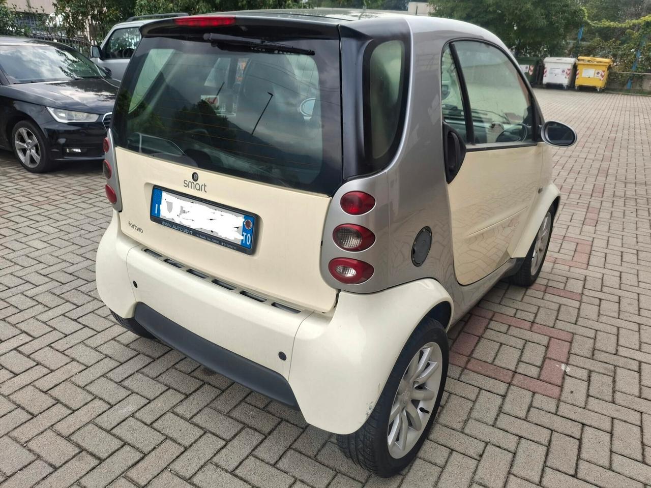 Smart ForTwo 700 coupé pure (45 kW)