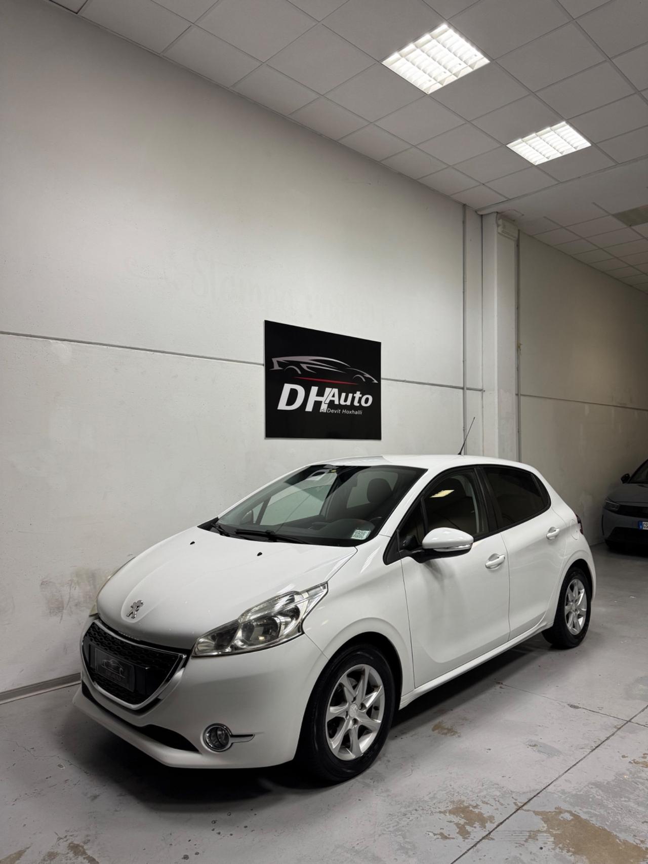 Peugeot 208 1.4 HDi 68 CV 5 porte Allure