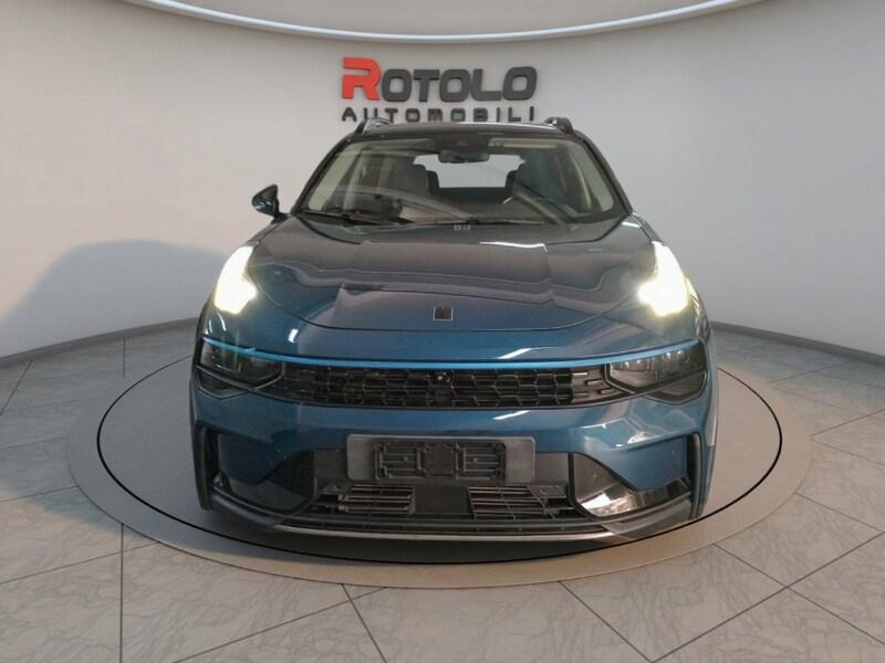 LYNK&CO 01 01 PHEV