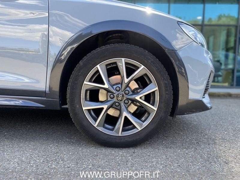 Audi A1 citycarver 30 TFSI Identity Contrast