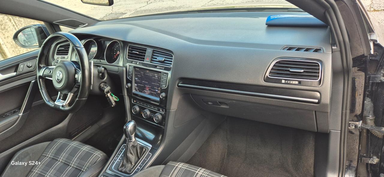 Volkswagen Golf GTD 2.0 TDI DSG 184CV