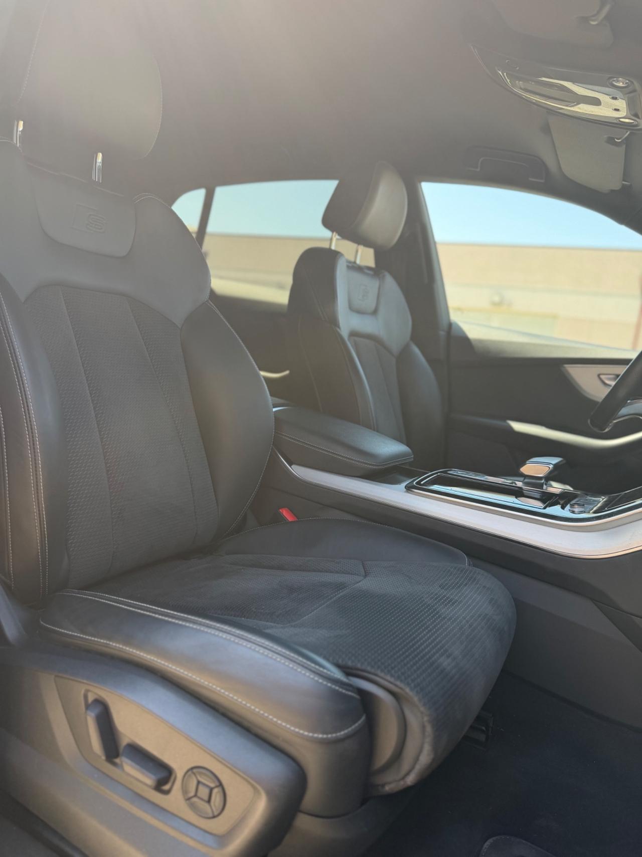 Audi Q8 50 TDI 286 CV quattro S-line identity BLACK