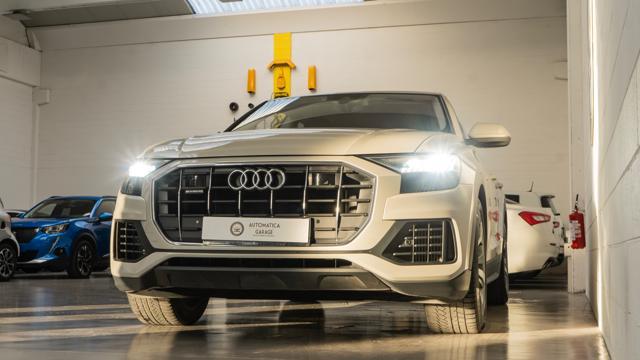 AUDI Q8 55 TFSI quattro tiptronic