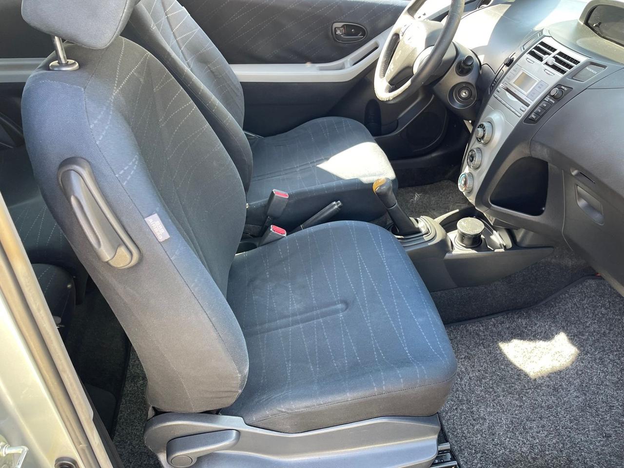 Toyota Yaris 1.0 5 porte