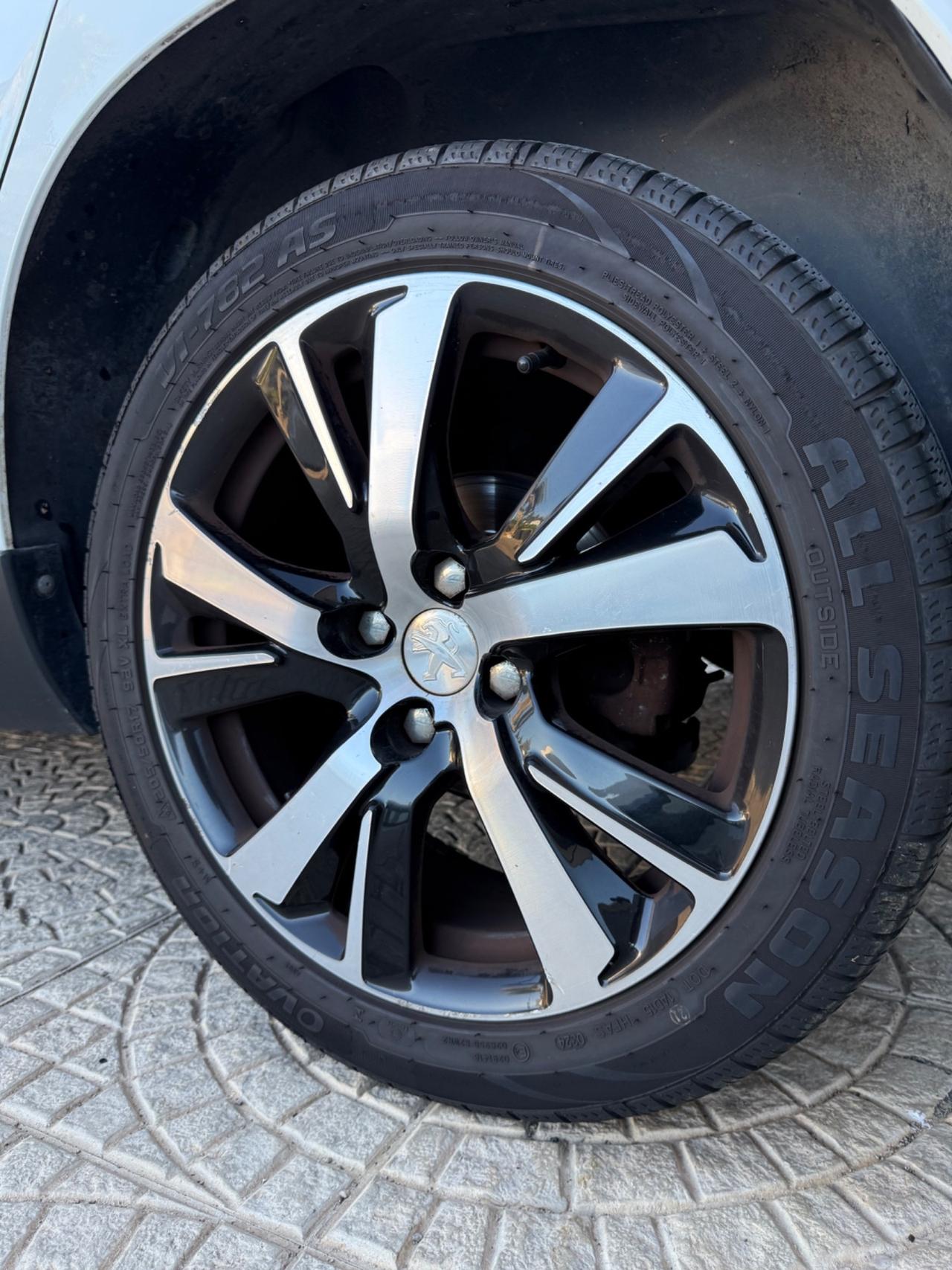 Peugeot 2008 1.6 e-HDi 92 CV Stop&Start Urban Cross