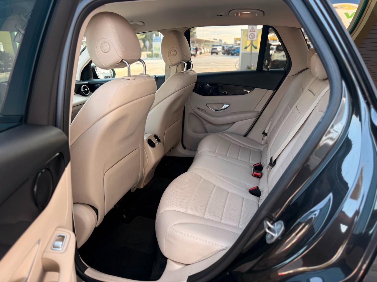 Mercedes-benz GLC 300 d 4Matic Sport TOTAL BLACK