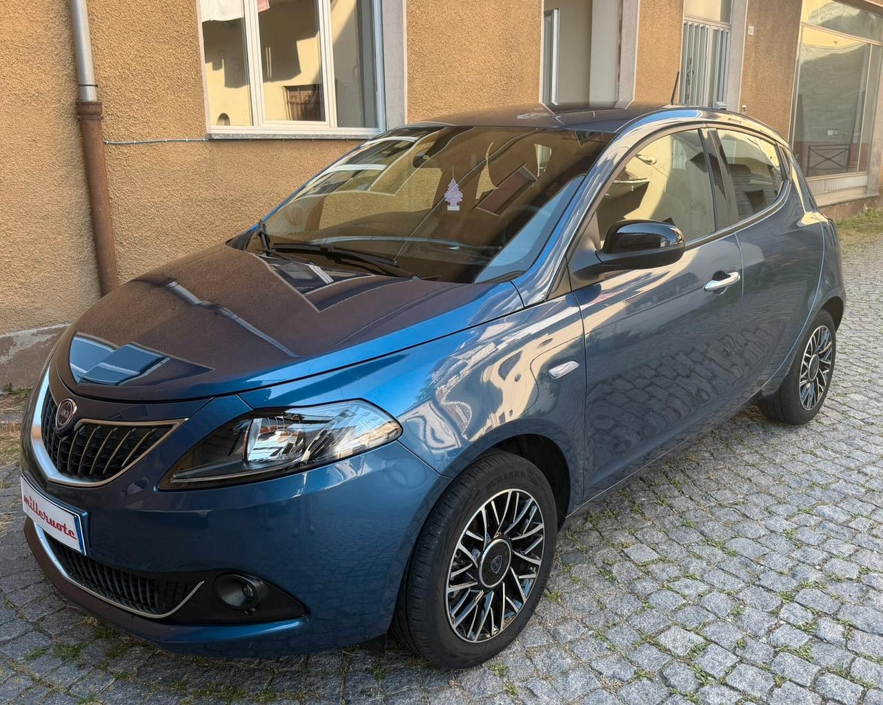 Lancia Ypsilon 1.0 FireFly 5 porte S&S Hybrid Alberta Ferretti