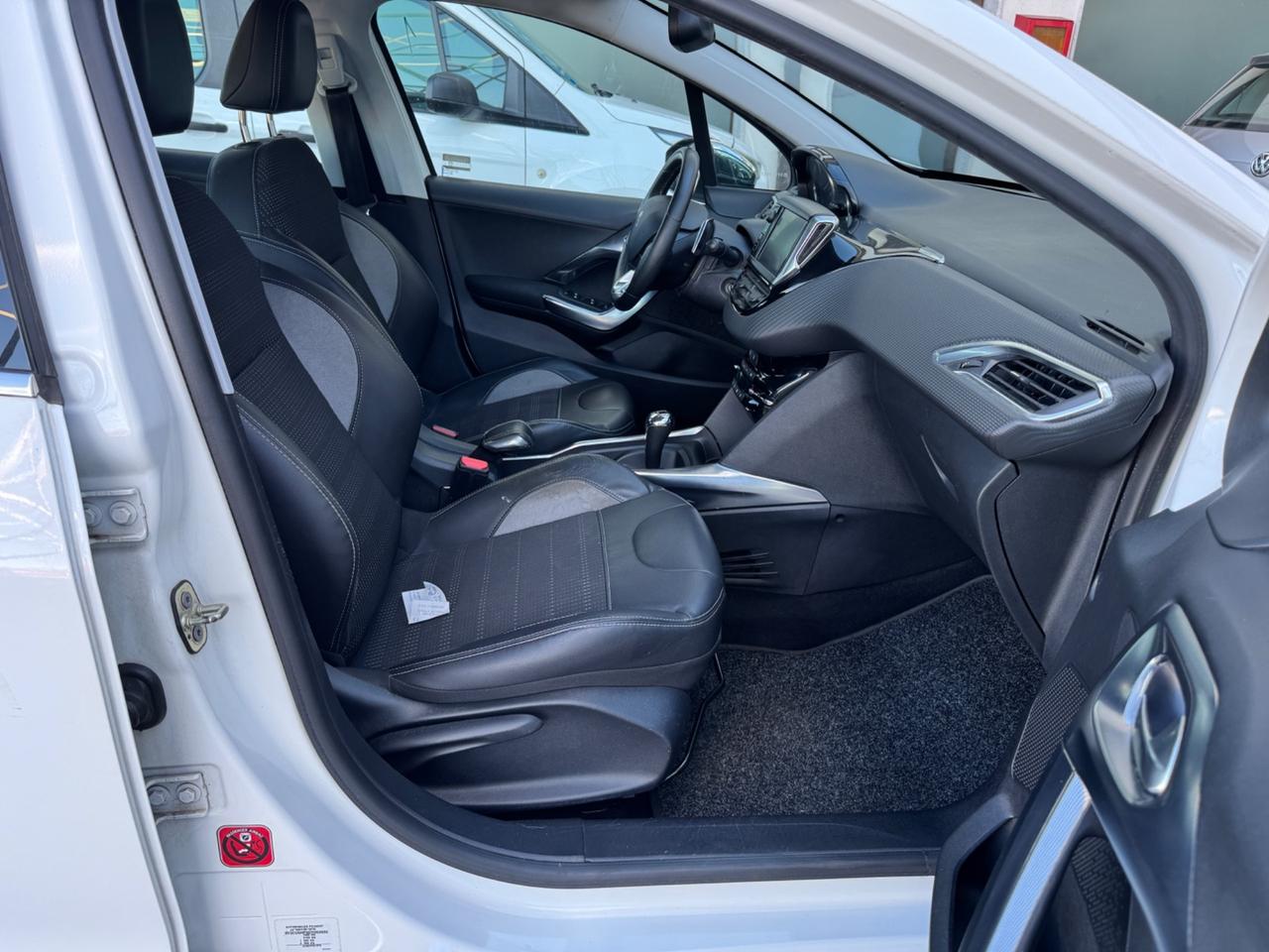 Peugeot 2008 1.6 e-HDi 92 CV Allure