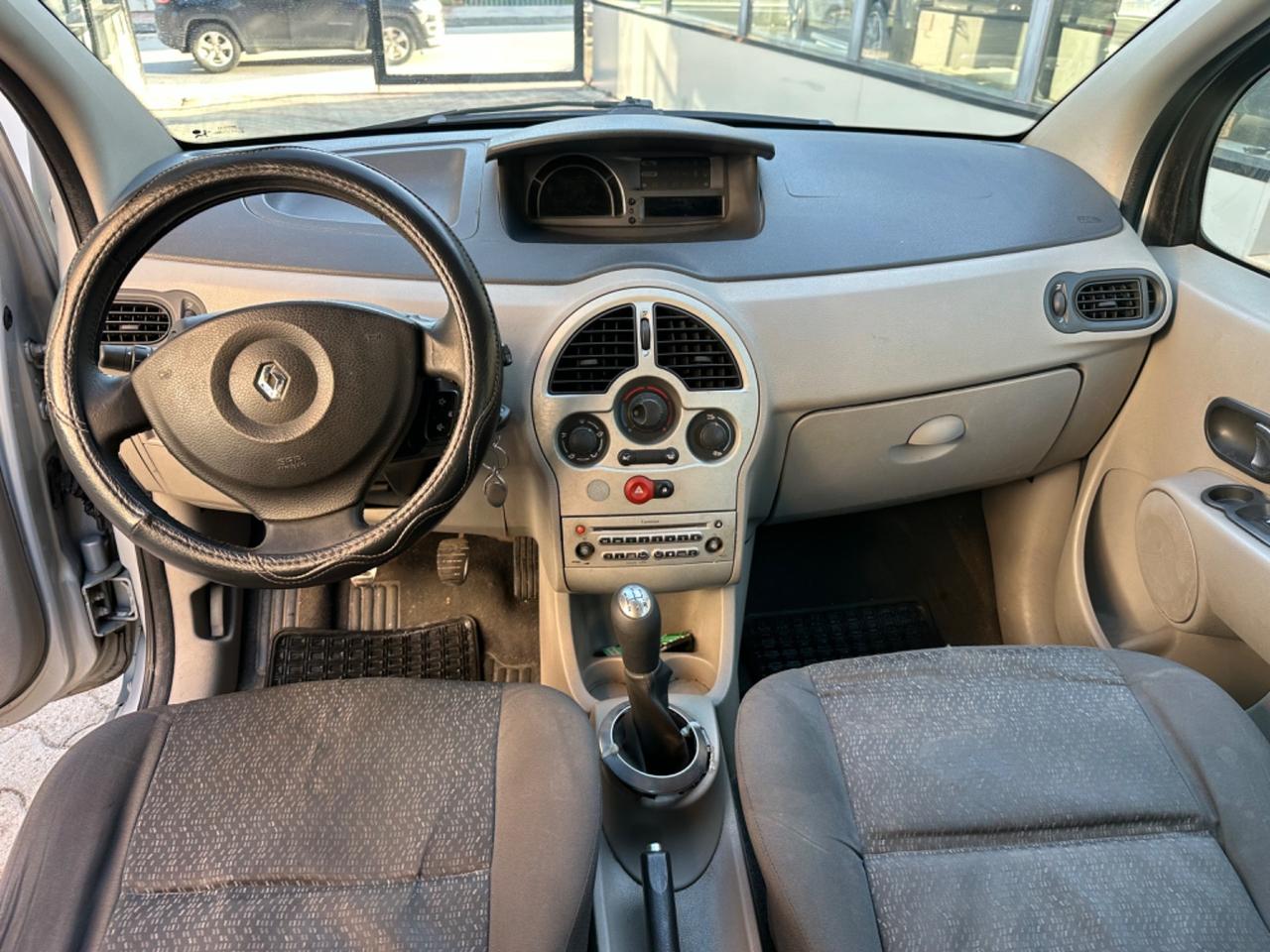 Renault Modus 1.5 dCi 65CV Gancio traino 2005