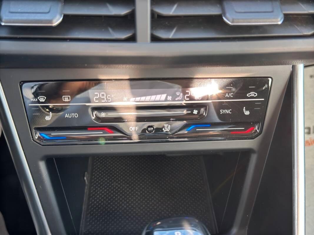 Volkswagen Taigo 1.0 tsi Life 110cv dsg con Telecam e CarPlay