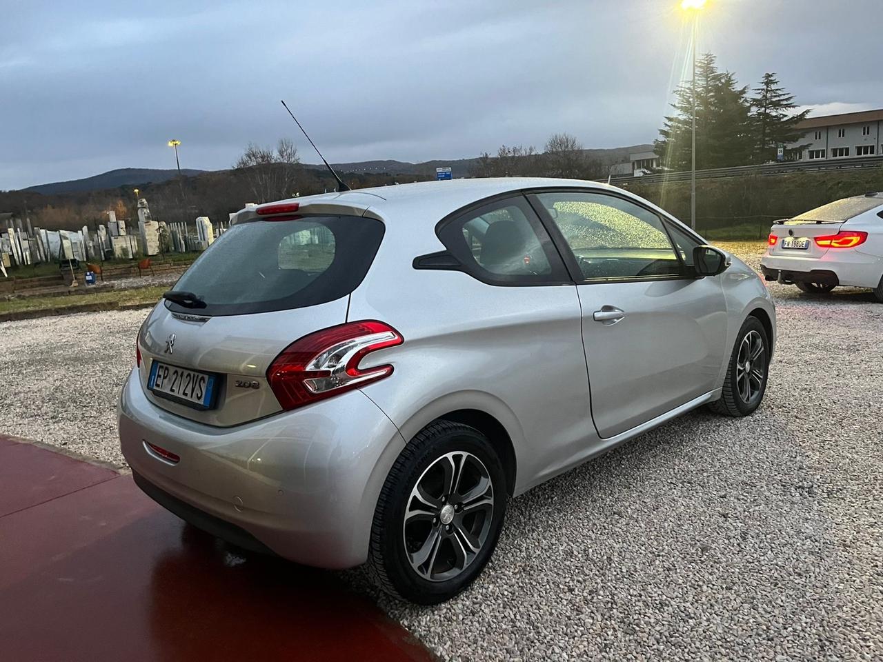 Peugeot 208 1.4 HDi 68 CV 3 porte Allure