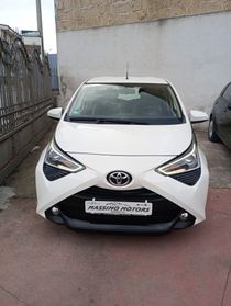 Toyota Aygo Connect 1.0 VVT-i 72 CV 5 porte x-play